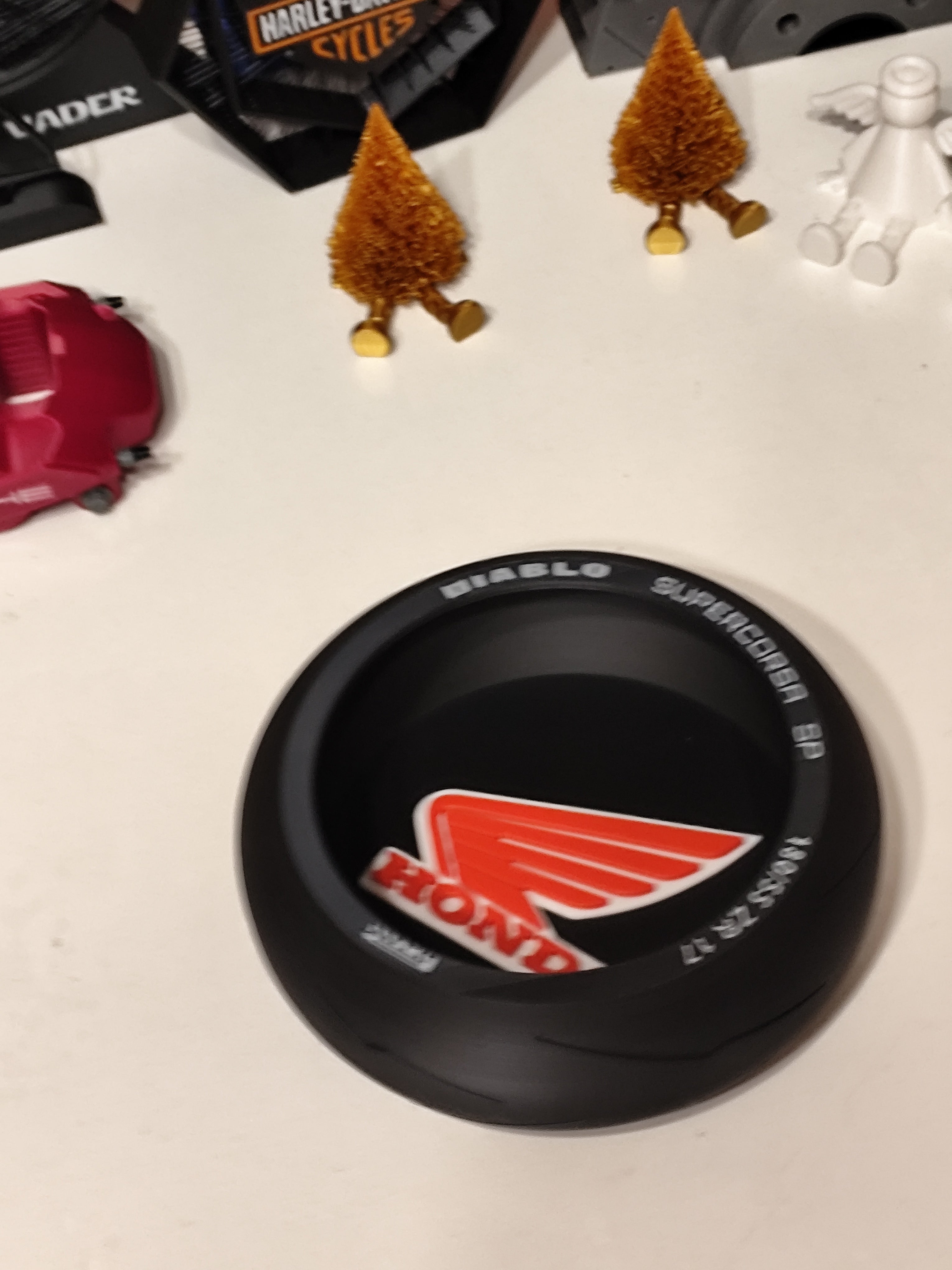 Svuota-tasche Honda a forma di copertone stampato in 3D