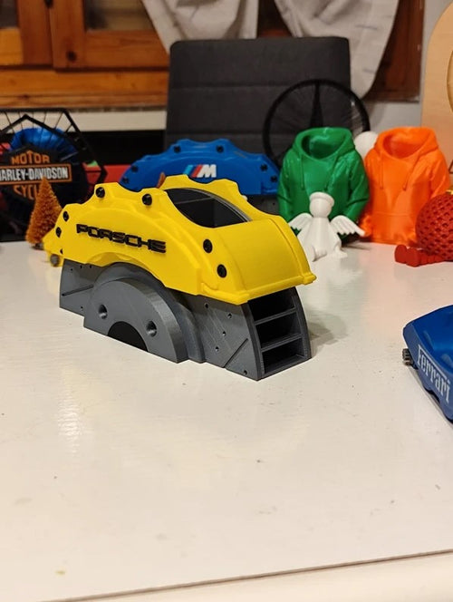 Porta penne Porsche a forma di pinza del freno stampato in 3D